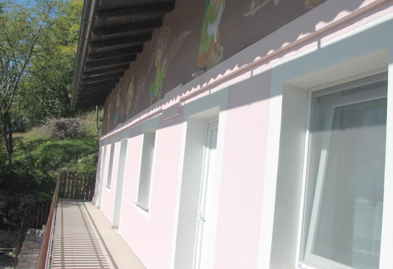 Mike'S Rooms Kobarid Bagian luar foto